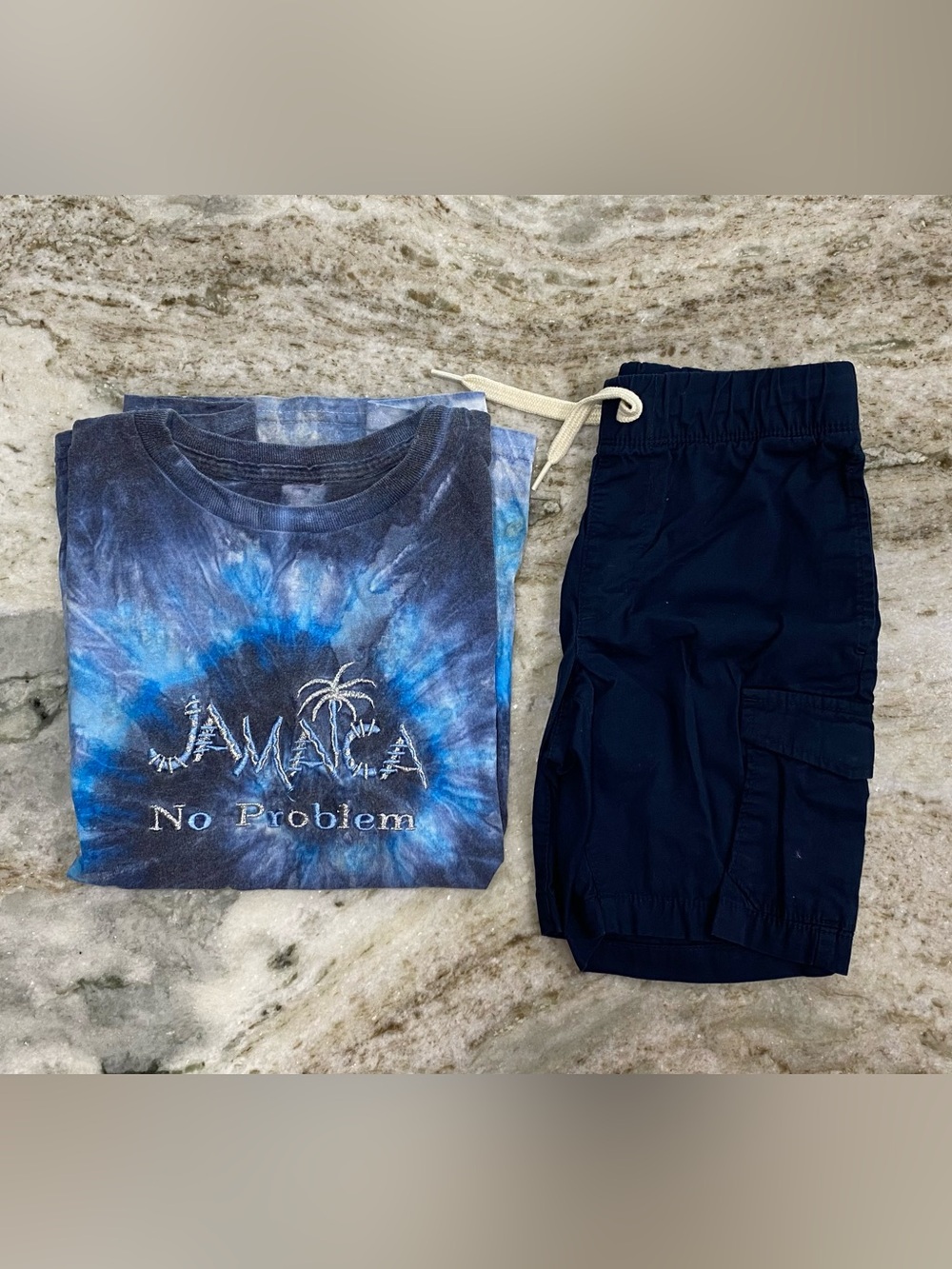 Boys 2pc set shirt and shorts both size small 6/7